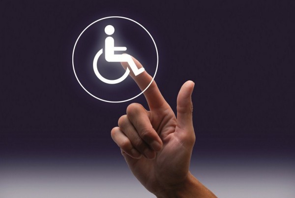 Матерям інвалідів з дитинства надається право вибору особи, яка буде одержувати дострокову пенсію за віком