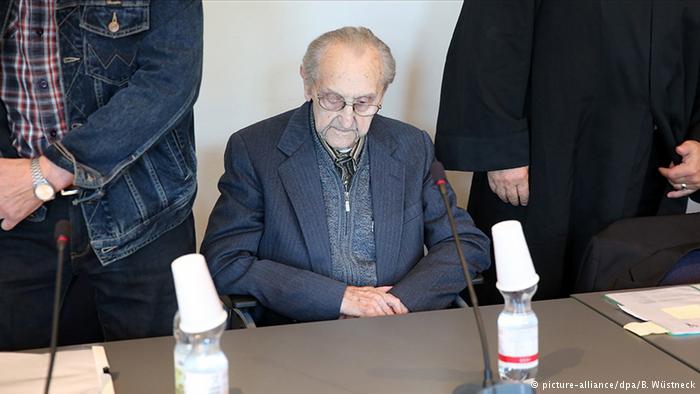 В Германии начался судебный процесс над бывшим санитаром концлагеря "Аушвиц"