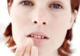 Обветренные губы: народные средства для лечения и увлажнения