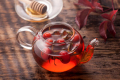 Чай із шипшини: переваги та запобіжні заходи