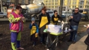 У центрі Києва пенсіонерів безкоштовно частуватимуть гарячим
