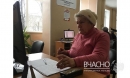 «Хочу бути сучасною бабусею», — на Донеччині пенсіонерів безкоштовно навчають користуватися комп’ютером