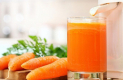 Науковці розповіли, чому варто щодня пити морквяний сік