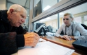 Гройсману пропонують мінімальну пенсію також підняти до 3 200 гривень