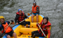 На Прикарпатье 82-летний мужчина покорил горную реку на лодке
