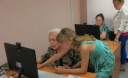 Донецкие пенсионеры сменили скамейки на социальную сеть
