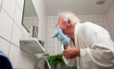 Облаштування комфортної для пенсіонерів ванної кімнати: ці поради допоможуть вам
