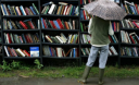 10 бестселерів: що читають українці під зливи із грозами