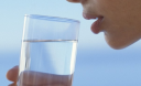 Зачем японцы пьют по утрам теплую воду?