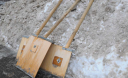 Виготовляємо лопату для прибирання снігу за порадами професіоналів