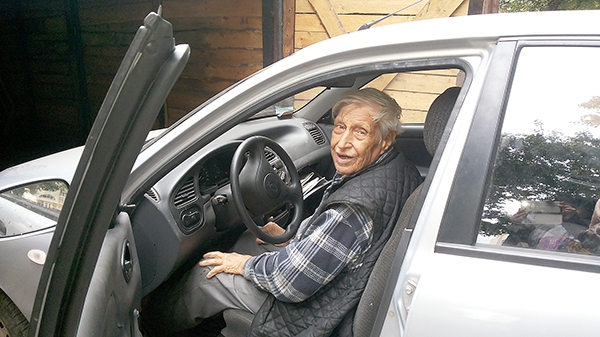 96-летний пенсионер из Нежина официально признан самым возрастным водителем в Украине 