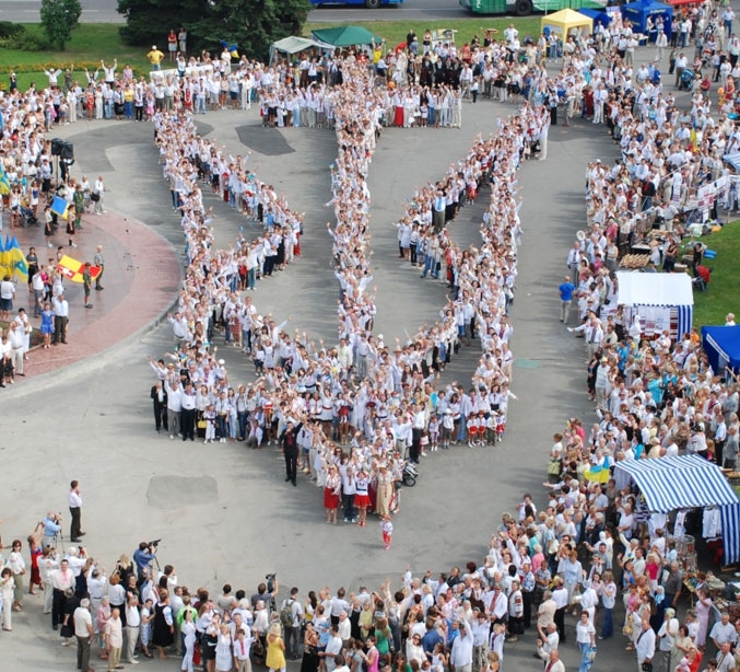 Українців стало менше на 9 мільйонів. Народжують пізніше, а вмирають зарано. Зміни, які принесли 25-ть років незалежності України Українців стало менше на 9 мільйонів. Народжують пізніше, а вмирають зарано. Зміни, які принесли 25-ть років незалежності України