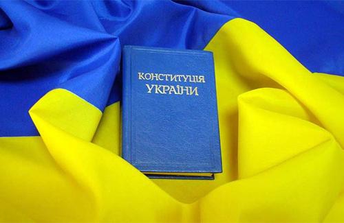 Зміни до Конституції: коли пенсіонер переможе в суді олігарха?