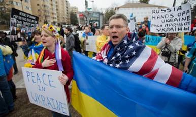 Акції протестів перед російським посольством у Вашингтоні. Держсекретар Джон Керрі вилетить до Києва у вівторок