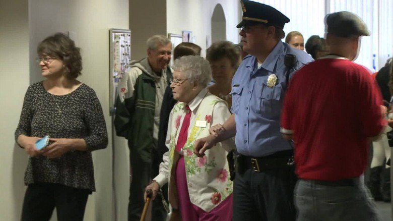 В США 102-летнюю старушку арестовали, чтобы исполнить ее мечту
