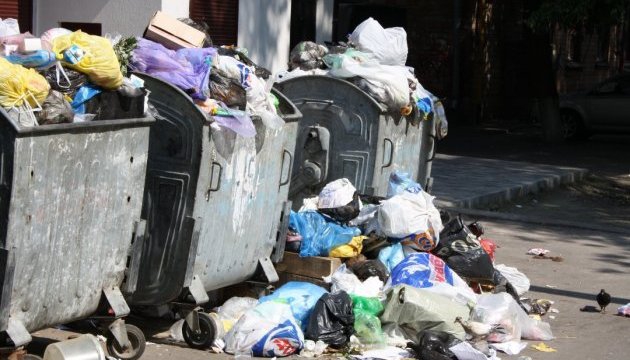 Запустили "гарячу лінію" для скарг на невивезене сміття Запустили "гарячу лінію" для скарг на невивезене сміття