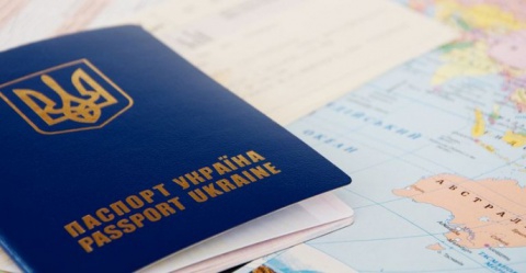 З 1 жовтня українці не зможуть продовжити дію закордонного паспорта: деталі