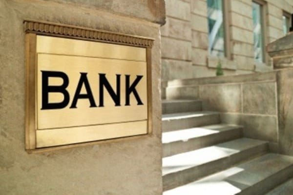 Предвестники банкротства: как украинцам не ошибиться в выборе банка
