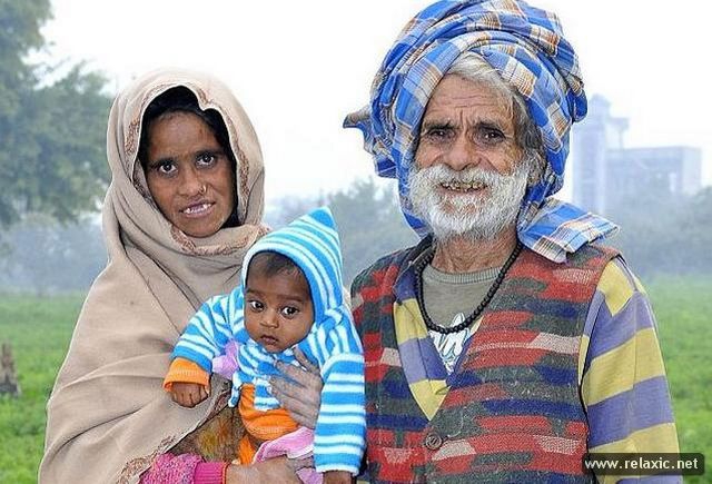 Самый старый отец в мире (5 фото)