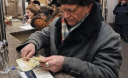 Украинцы, венгры и румыны не могут позволить себе экономить