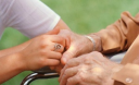 Родственники стариков и инвалидов могут получать соцуслуги бесплатно