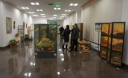 У столичному музеї показують ширми з гранатами