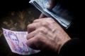 Одноразову допомогу в розмірі 1 тисячі гривень пенсіонери та інші незахищені верстви населення отримають автоматично Одноразову допомогу в розмірі 1 тисячі гривень пенсіонери та інші незахищені верстви населення отримають автоматично