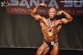 72-летний бодибилдер поразил молодежь стальным прессом и огромными бицепсами