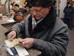 Пенсіонери, які досягли 65-річного віку, отримають підвищену пенсію