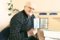 71-летний белорус окончил Институт журналистики 