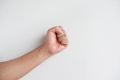 Стискання рук в кулаки — цей простий секрет допомагає нормалізувати тиск