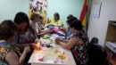 Переселенки шиють еко-торбинки на продаж Переселенки шиють еко-торбинки на продаж