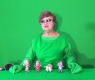 Лайфхак: пенсіонерка вчить, як робити відео за допомогою хромакея