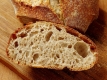 Хлеб из белой муки деформирует кишечник и вызывает запоры – врач