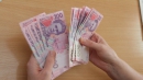 Эксперт объяснил, как повышение пенсий и зарплат влияет на экономику Украины Эксперт объяснил, как повышение пенсий и зарплат влияет на экономику Украины