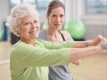 Как снизить риск физической слабости у пожилых женщин, рассказали медики