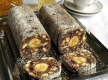 Сладкая колбаска из печенья с бананом и кокосом