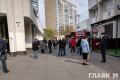 Виплата пенсій і додаткової тисячі вигнала пенсіонерів на вулиці (фото)  Виплата пенсій і додаткової тисячі вигнала пенсіонерів на вулиці (фото)