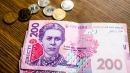 В Украине массово арестовывают деньги на пенсионных счетах, хотя суды и запрещают это делать
