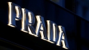 Prada шиє спецодяг та маски для італійських лікарів