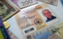 Українські пенсіонери та біженці можуть отримати виплати за кордоном – "Укрпошта"