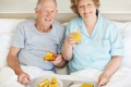 Які фрукти необхідно їсти пенсіонерам