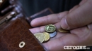 Відмова від дрібних грошей: куди українцям подіти решту монет Відмова від дрібних грошей: куди українцям подіти решту монет