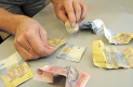 Магазини не повинні давати решту зношеними грошима Магазини не повинні давати решту зношеними грошима