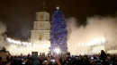12 штучних, 6 натуральних. Як виглядають новорічні ялинки у різних регіонах України