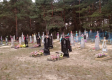 На Поліссі люди за життя ставлять собі на кладовищах пам’ятники (ФОТО) На Поліссі люди за життя ставлять собі на кладовищах пам’ятники (ФОТО)