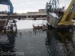 СМИ: В реку Днепр вылилось около 300 тонн мазута СМИ: В реку Днепр вылилось около 300 тонн мазута