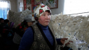 На Коропщині давні сохачівські щедрівки жінки співають за роботою і донині