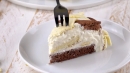Ванільно-шоколадний торт з кремом і бананами