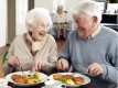 Пожилому человеку можно съесть граммов 30 сала: каким должен быть рацион в зрелом возрасте